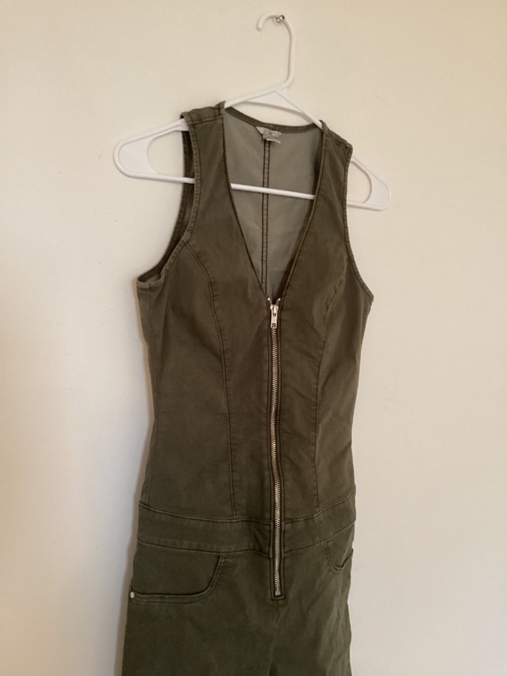 Guess jumpsuit - Picture 4 of 11